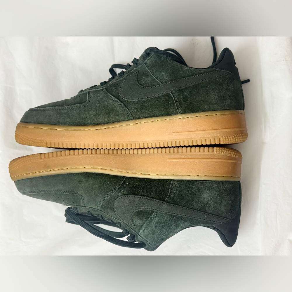 Nike Air Force‎ 1 Low '07 LV8 Suede
Outdoor Green Gum Size 11